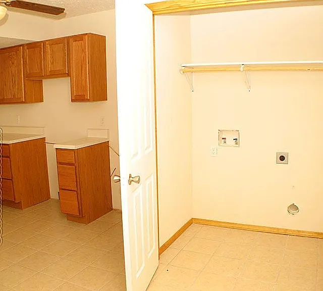 707 Savannah Kitchen Edge (Washer Dryer included, not shown