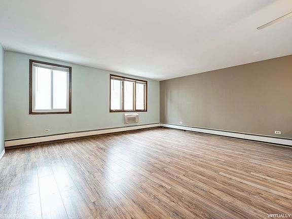 2nd image of 1355 N Dearborn Pkwy #501