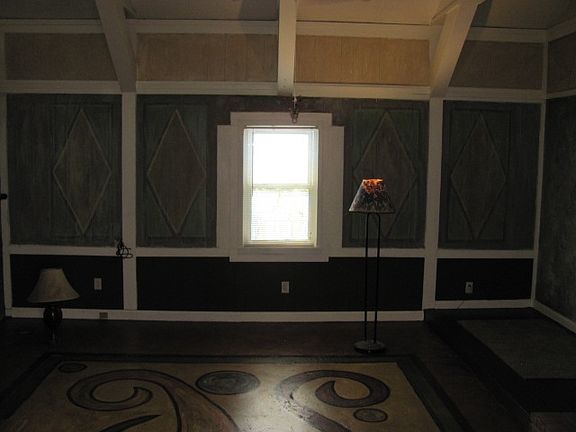 4th image of 1042 Hungerford St