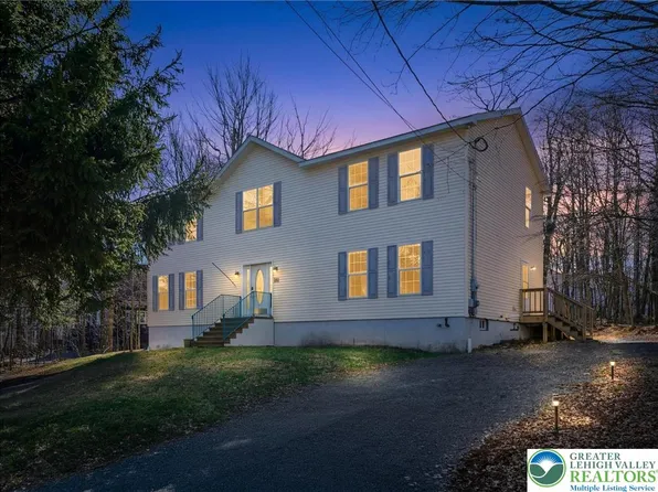 9822 Deerwood Dr, Tobyhanna, PA 18466