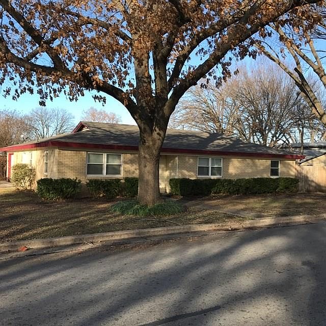 1st image of 319 Adell St