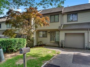 1004 Hunters Run, Dobbs Ferry, NY 10522