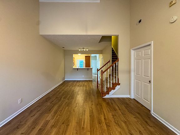 4th image of 3060 Candlelight Dr
