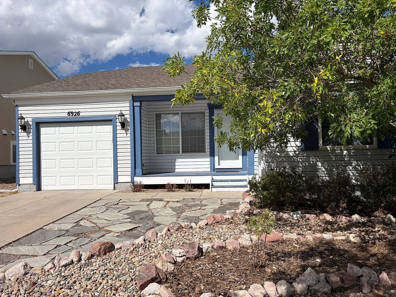 3 bed, 1152 sqft, $2,550 — Photo 3