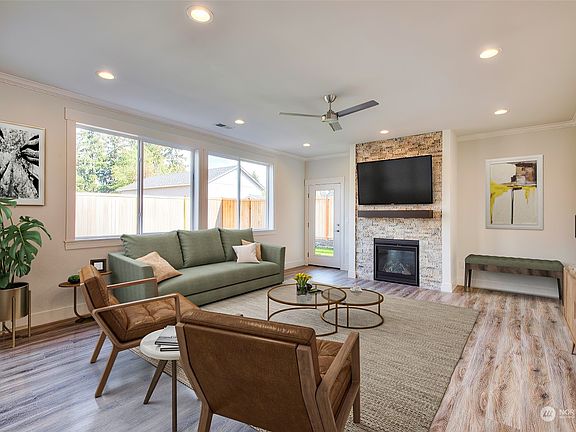 5th image of 906 198th Street Ct E