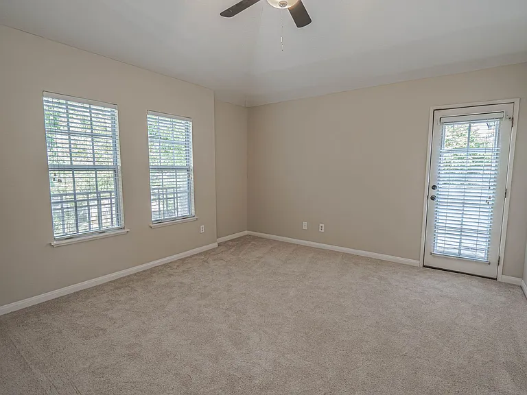 24109 Del Monte Dr #466 — Photo 9