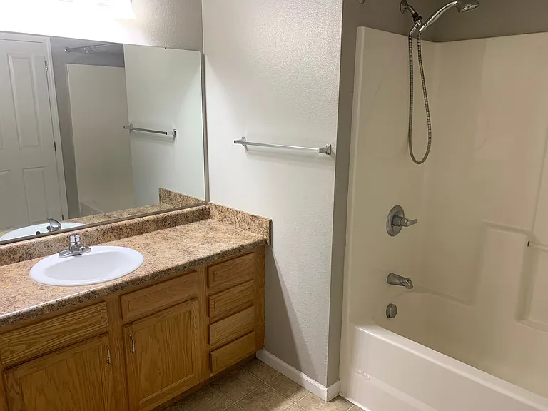 102 Fleetwood Dr — Photo 18