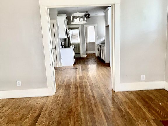 3rd image of 2297 Jackson Ave