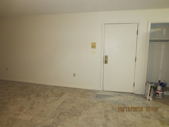 2nd image of 5 Autumn Leaf Dr APT 15