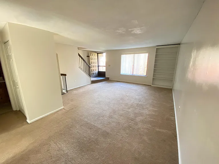 48 Hitching Post Ln — Photo 2
