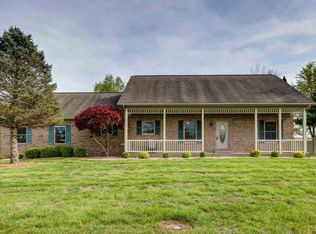 606 N Fairview Dr, Rockport, IN 47635