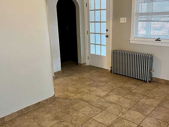 3rd image of 625 Miller St