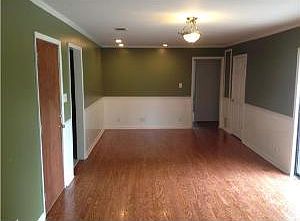 3rd image of 1313 E Washington St