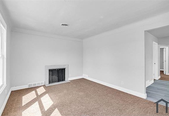 5th image of 13900 Sussex St