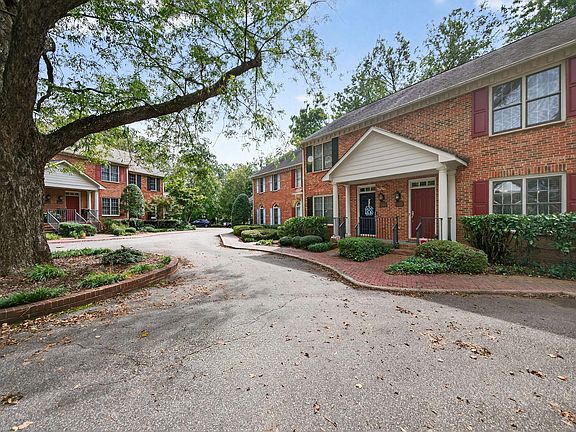 3rd image of 1404 Governors Ct