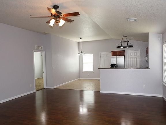 4th image of 3116 SW 103rd Pl