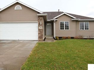 8930 Stetson Dr, Lincoln, NE 68507