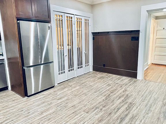 4th image of 216 W Mistletoe Ave Unit 1