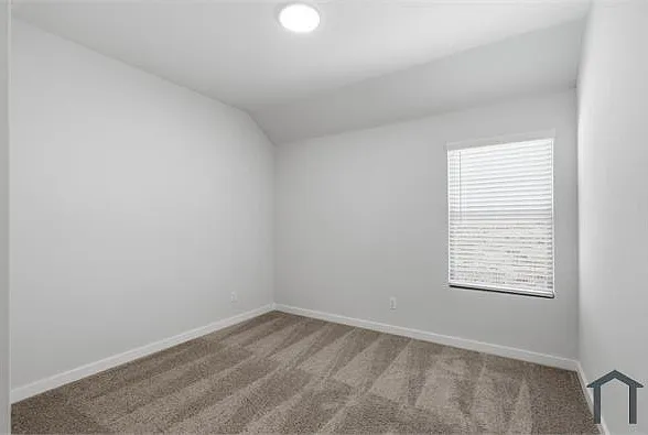 637 Sierra Rdg — Photo 13