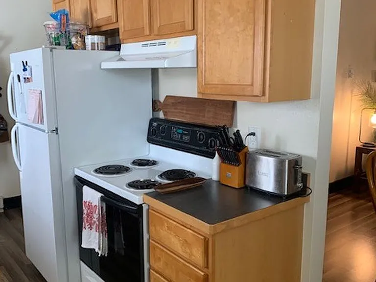 406 S 20th Ave — Photo 6