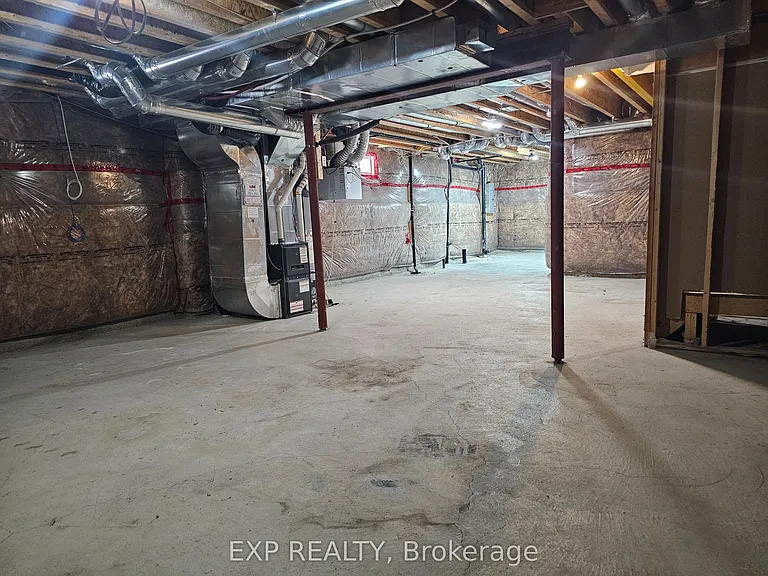 561 Settlers Rd W — Photo 26