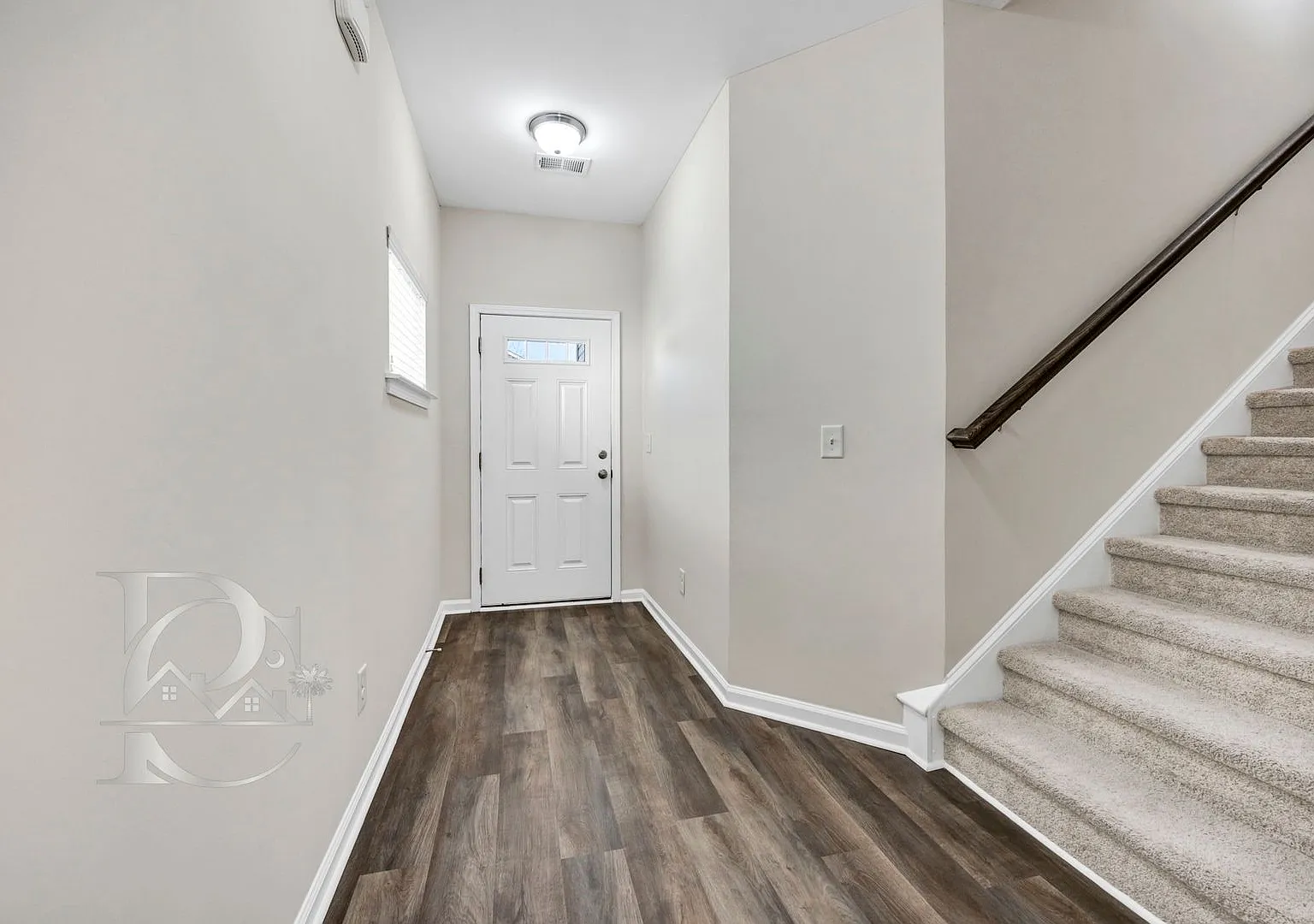 Convenient To Downtown In Congaree Pointe — Photo 3