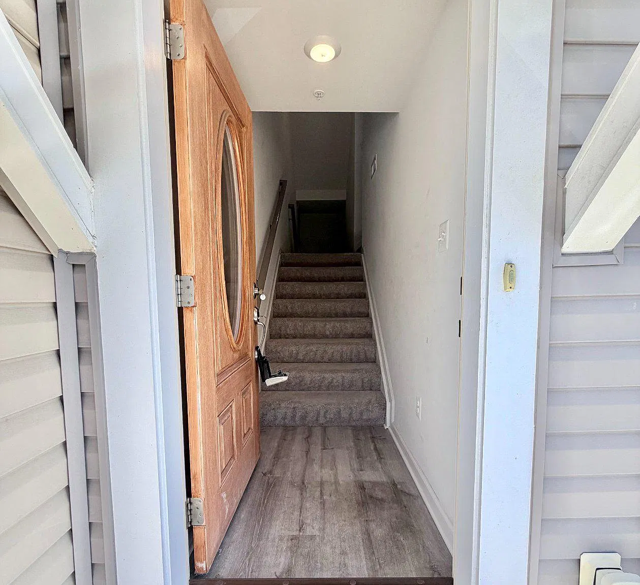 3 bed, 3.5 bath, 2260 sqft, $3,100 — Photo 2