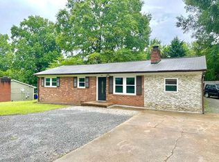 2401 Woodleaf Dr, Gastonia, NC 28052