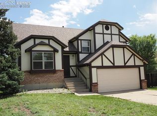 1305 Suncrest Way, Colorado Springs, CO 80906
