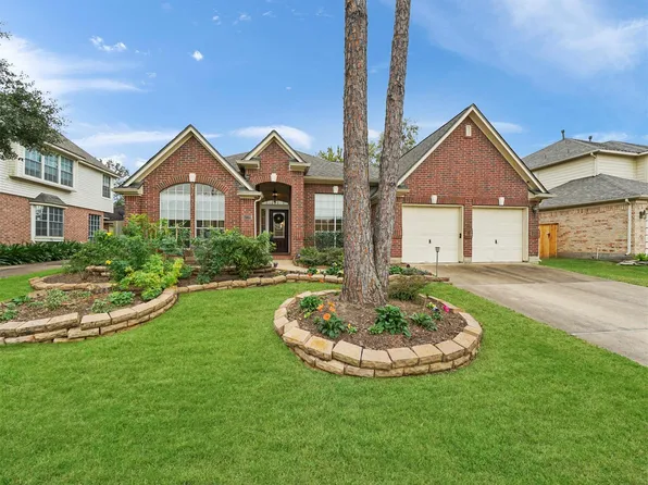 6722 Knoll Park Dr, Sugar Land, TX 77479