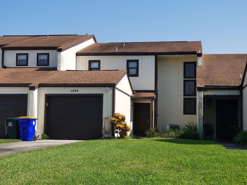 1st image of 1205 Saint Andrews Dr