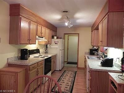 3rd image of 5395 Pin Oak Cir