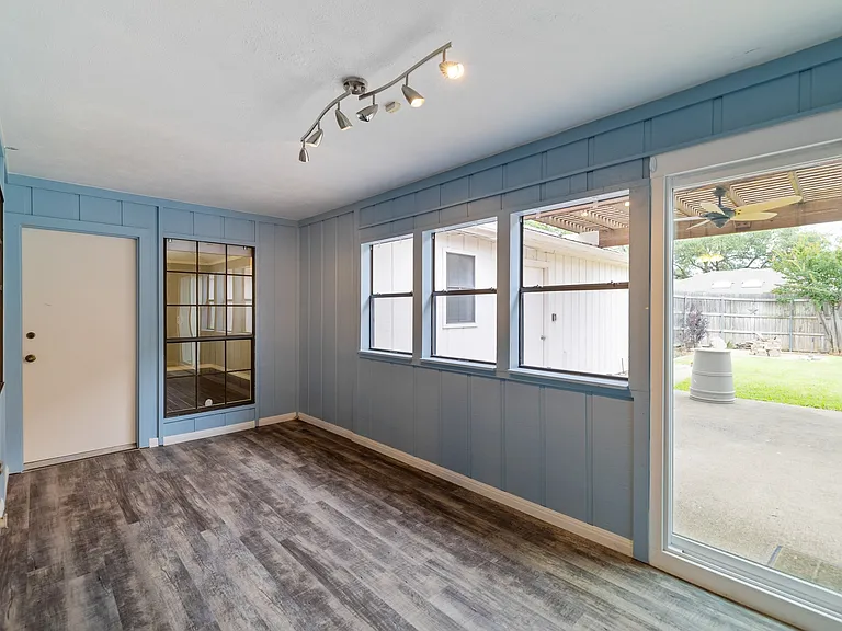 1527 Estates Way — Photo 17