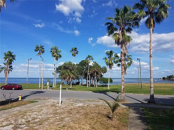 2nd image of 2101 Beach Dr SE
