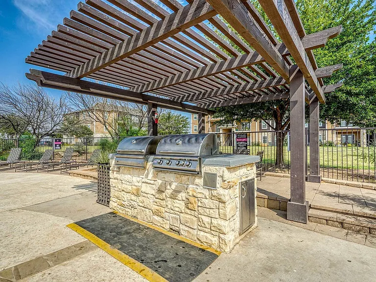 Advenir at Mayfield — Photo 10