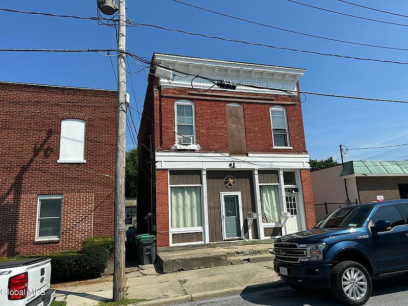 4th image of 57 Elm Street