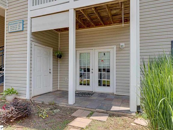 4th image of 302 McKenna Cir
