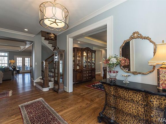 5th image of 701 Laurel Oak Dr
