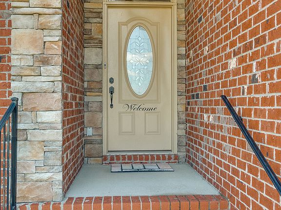4th image of 5118 General Eisenhower Dr