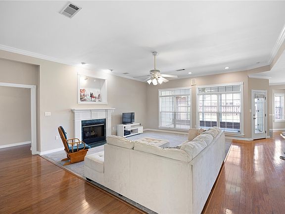 5th image of 2314 W 7th St