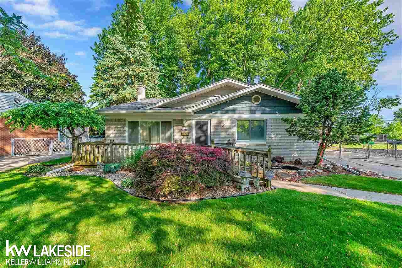 35975 Vaughn St photo 1