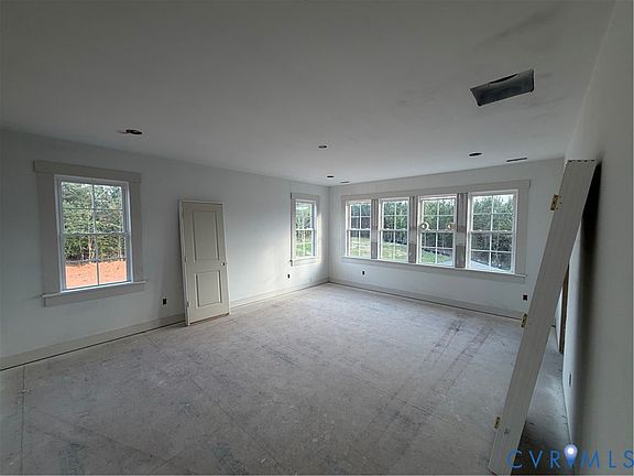 5th image of 1559 Smokey Ridge Rd