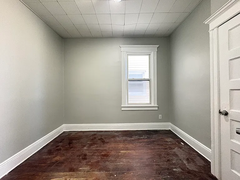 312 Armstrong Ave #1 — Photo 5