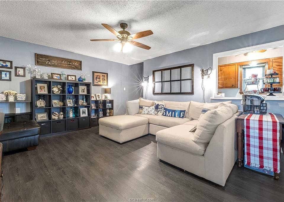 1st image of 1429-1431 Hawk Tree Dr
