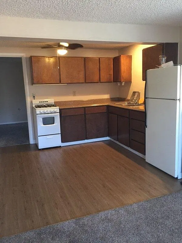 1 bed, 500 sqft, $1,095 — Photo 1
