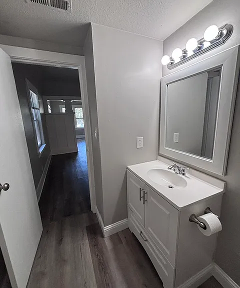 728 E St #101 — Photo 18