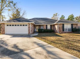 801 Eagle Eyrie Dr, Biloxi, MS 39532