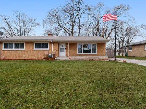 5950 Hayes Pl, Merrillville, IN 46410