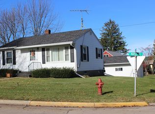 207 Maple Dr, Spring Grove, MN 55974