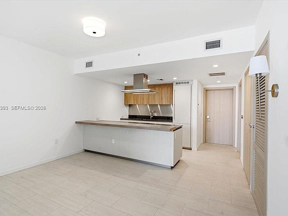 2nd image of 1000 Brickell Plz #3303
